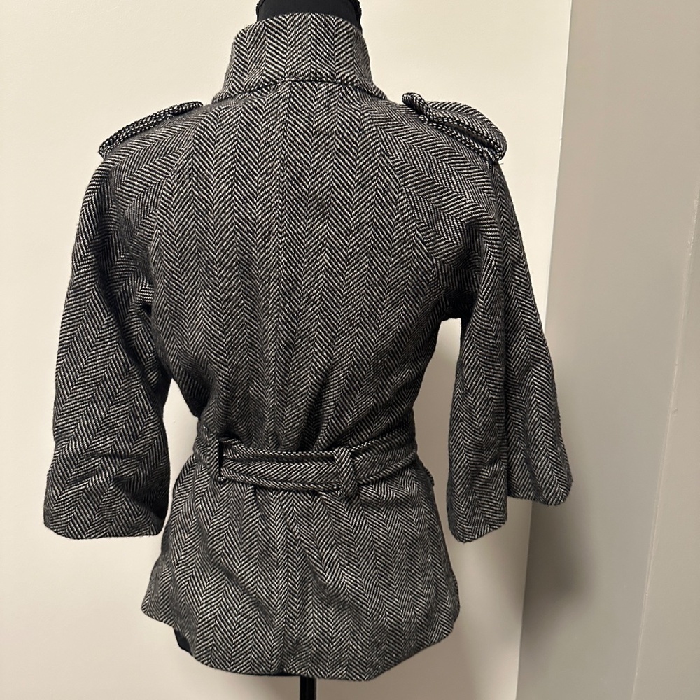 *CALVIN KLEIN* Black x White Button Down Tie-Waist Jacket Size 6 - Picture 4 of 7